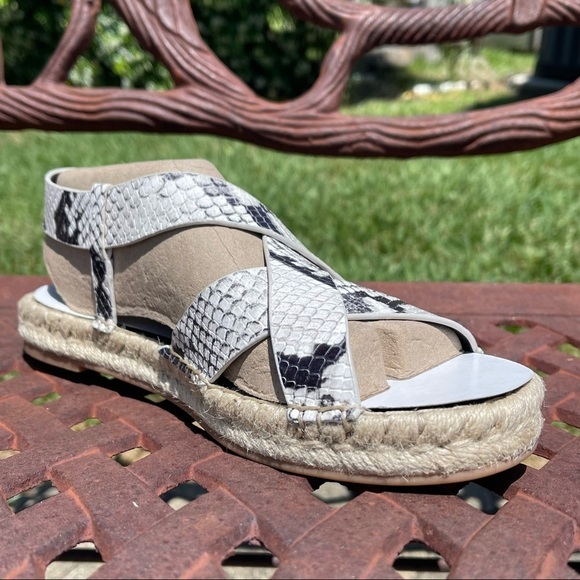 💋NWT Marc fisher snake embossed leather & rope buckle sandal - Picture 2 of 13